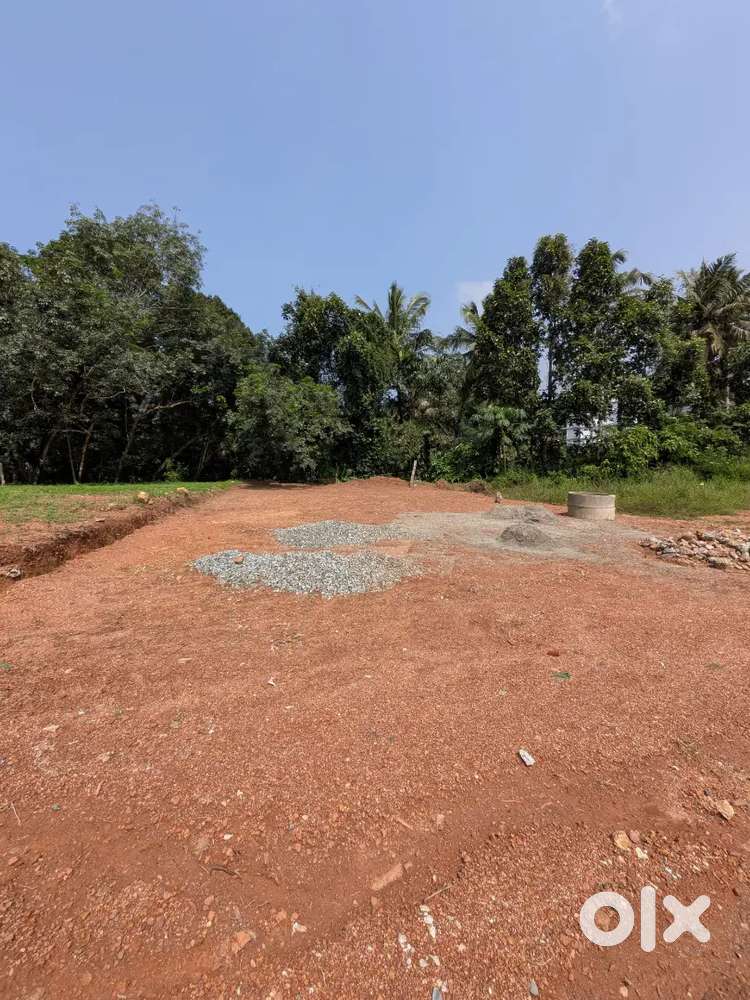 5 cent house site for sale with  12 ft road access near Chavadi temple