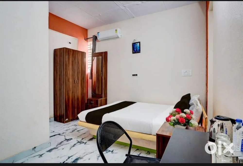 Roomboy+food+accommodation