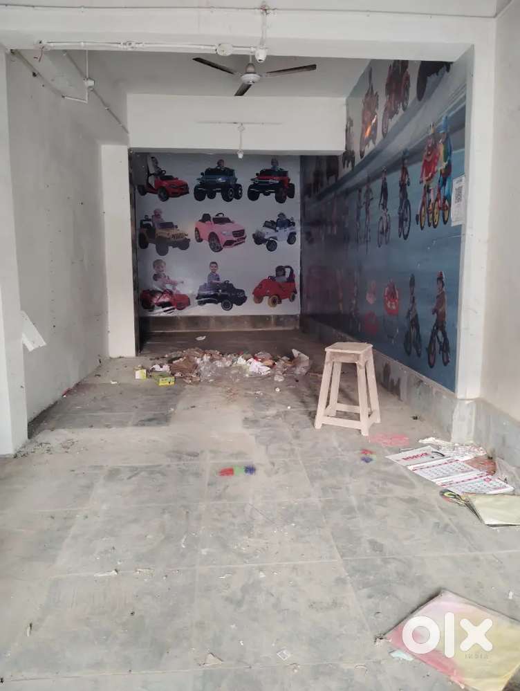 Misra hotel se 10 kadam aage renuka girls hostel ke samane