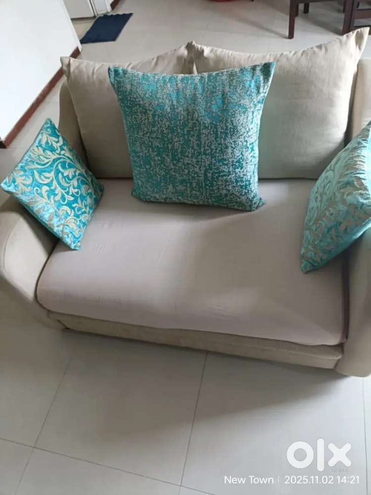 3+2 seater sofa for sale