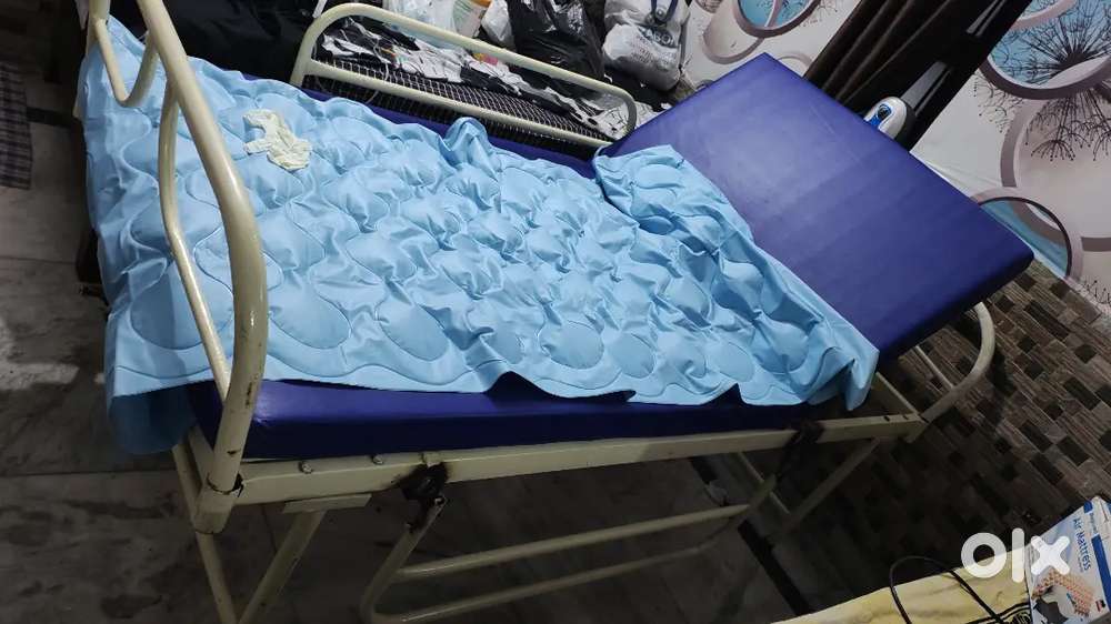 Manual Clinic Patient Bed