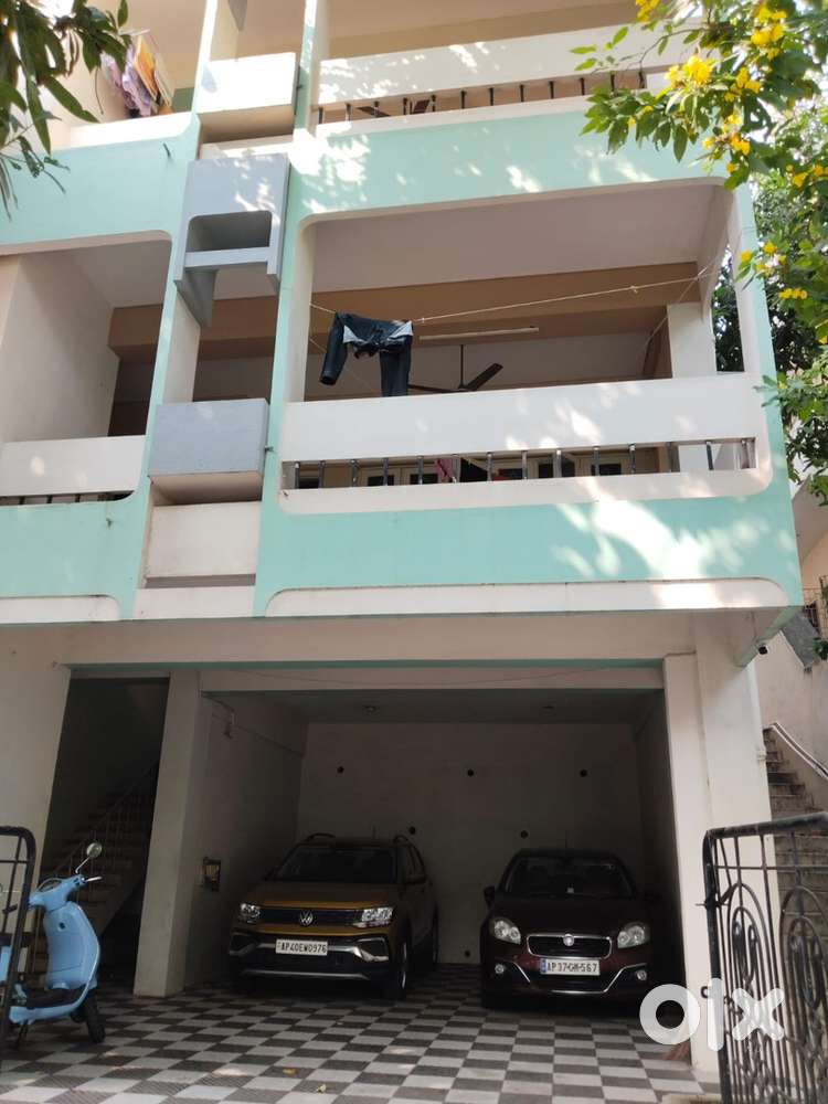 Independent house first gloor for rent in daspalka hills