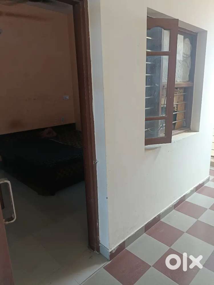PG AND ROOM FOR STUDENTS