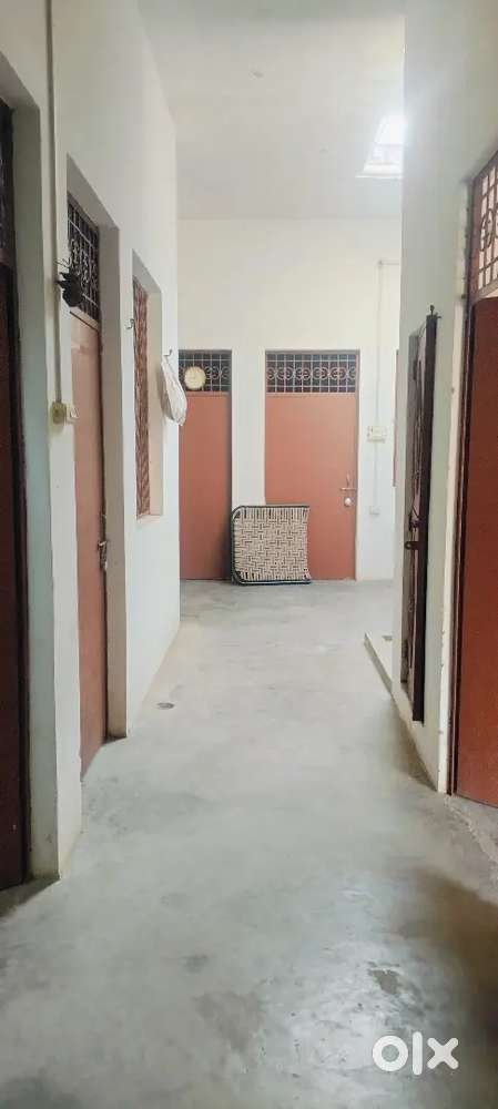 150 गज का मकान बिक्री के लिए – सादातबाड़ी रोड, हिटलर फार्म हाउस