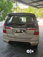 Toyota innova 2013 2.5 V.full showroom service history
