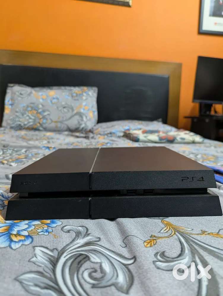 PS4 in Excellent Condition
