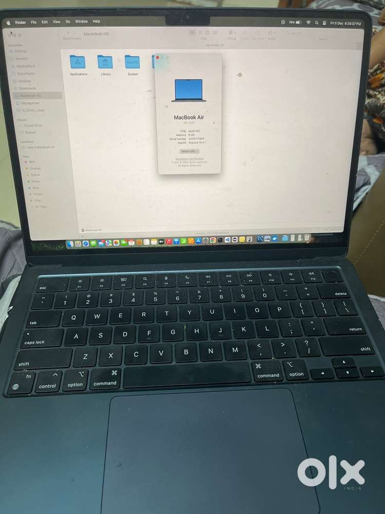 Mac book air Apple M2 chip 250 gb hard drive