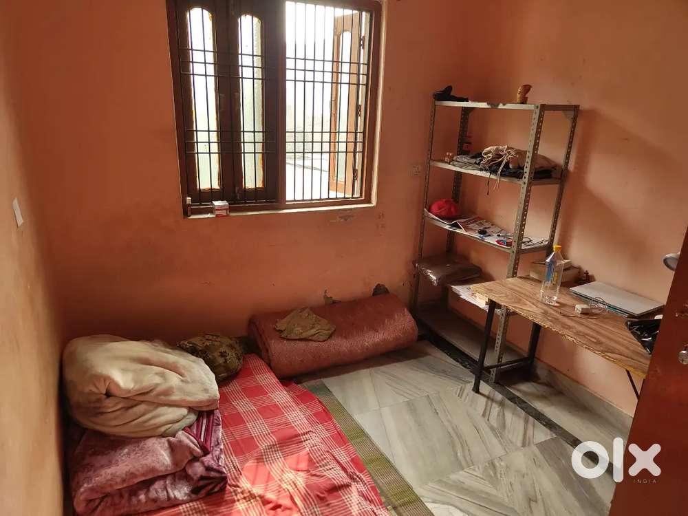 2 RK. Roomate needed. Rent will be Rs 2500/person.