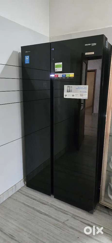 Side door refrigerator