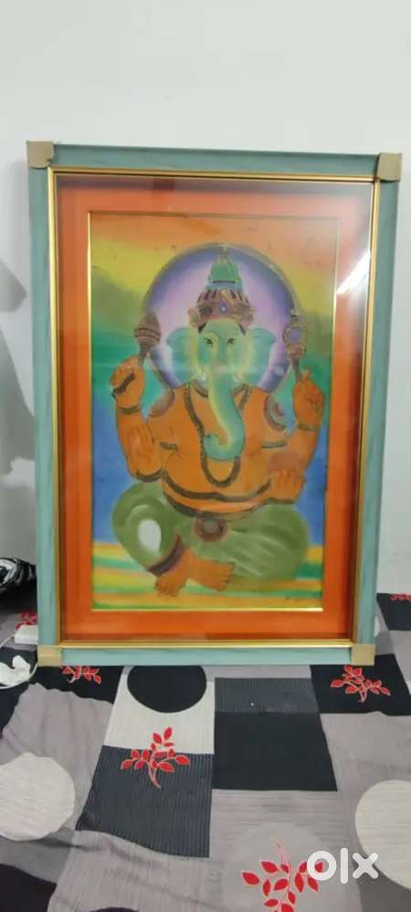 Painting of gods for 40 thousand each and fig tree artificial