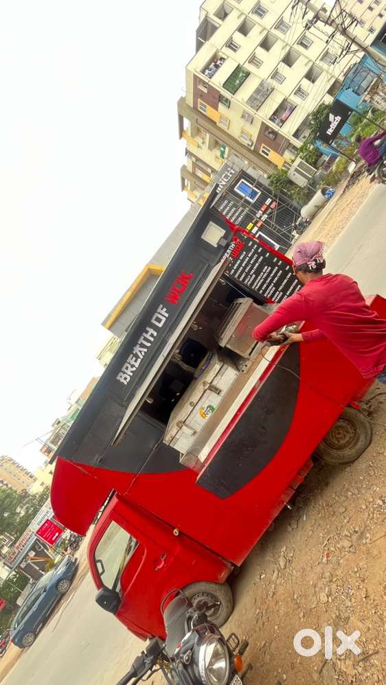 Food Truck for Rent with well equipped inside Kitchen used for Chinese