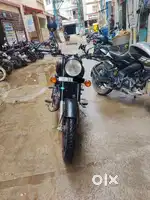 Classic 350 Stealth black