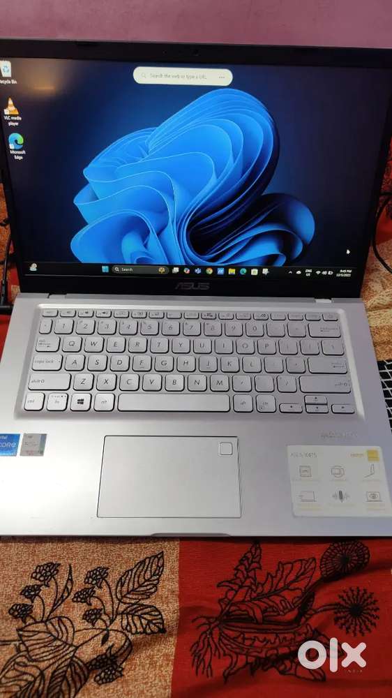 ASUS Vivobook i5 (11th Gen Intel, 8 GB RAM / 256 GB SSD)