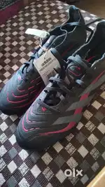 Adidas Predator league football boots UK8