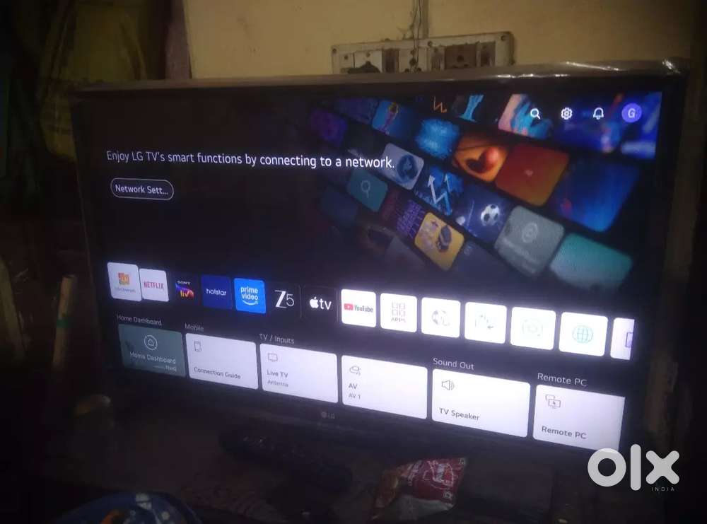 LG SMART TV with bill box and mint condition