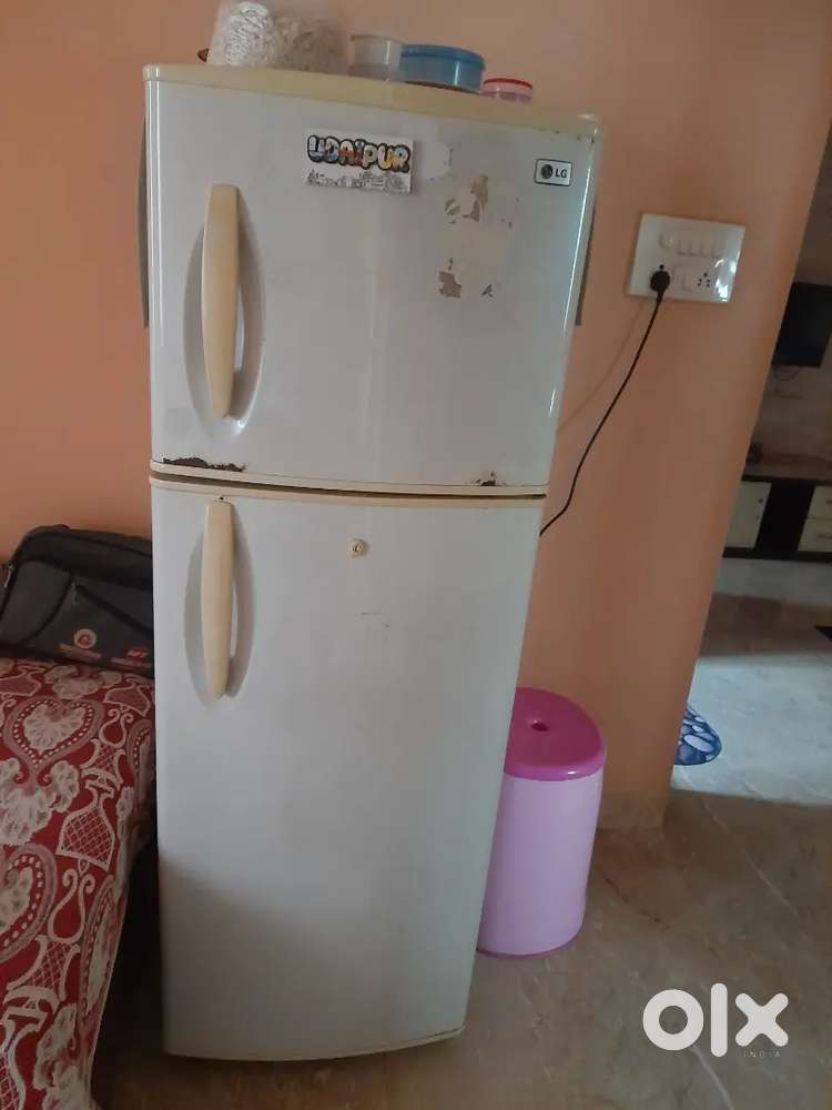 LG double  door fully functional refrigerator on sale