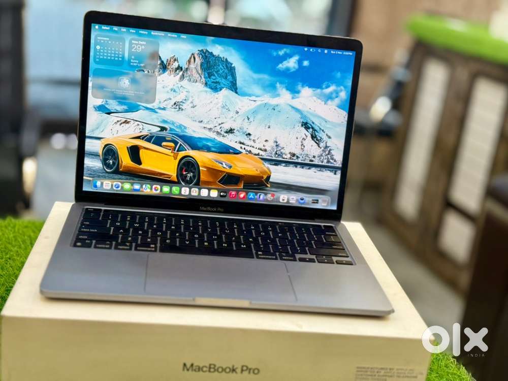 MacBook Pro M1 (8/256)  Battery 93%  Bill & Box Included