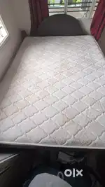 Queen size kurlon bed