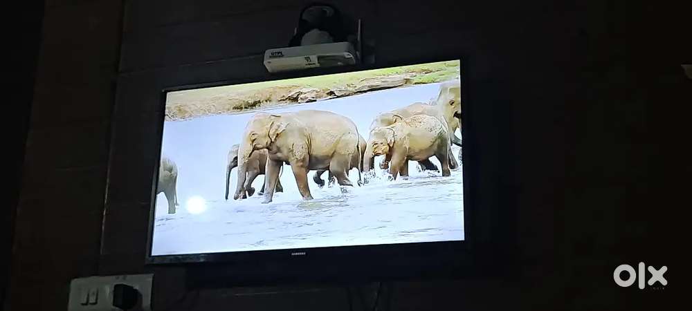 Samsung 32 inch smart LED TV