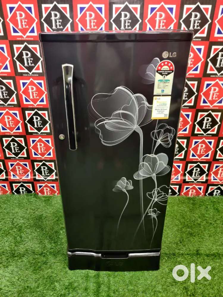 ¢~ LG with stand and black model in fantastic shape buy right now --/