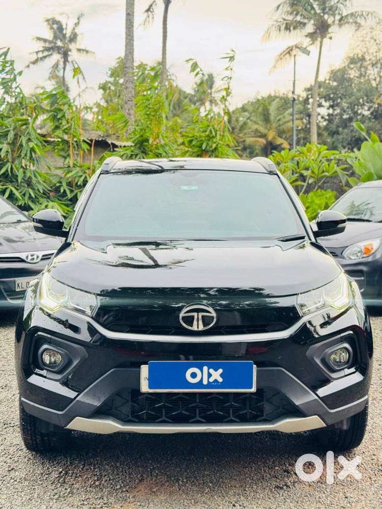 Tata Nexon 1.2 Revotron XZA Plus DualTone, 2022, Petrol