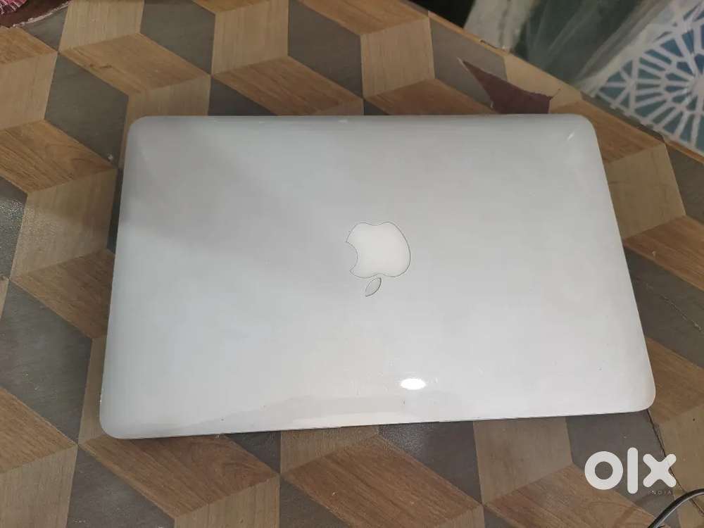 Macbook air i5 ,256gb