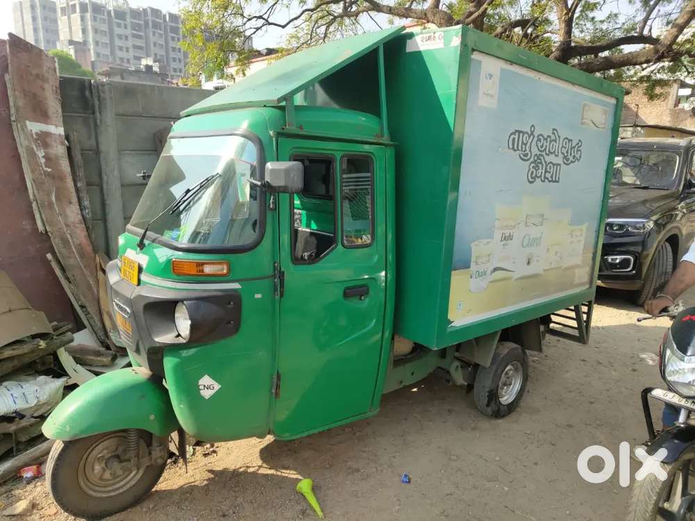 Sales man cum driver ( 3 weeler tempo driver )