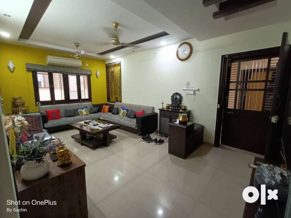 3BHK fully furnished flat available for sale at Alkapuri