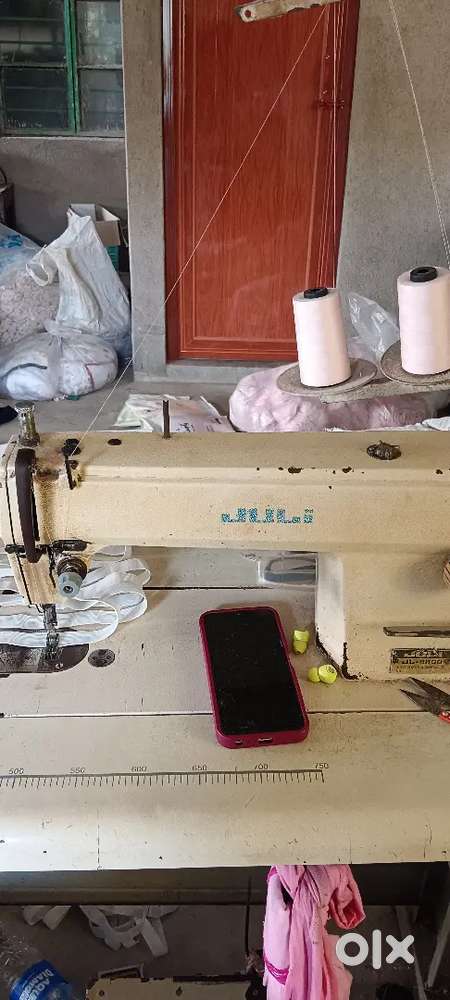 Juli  lock swinging Machine