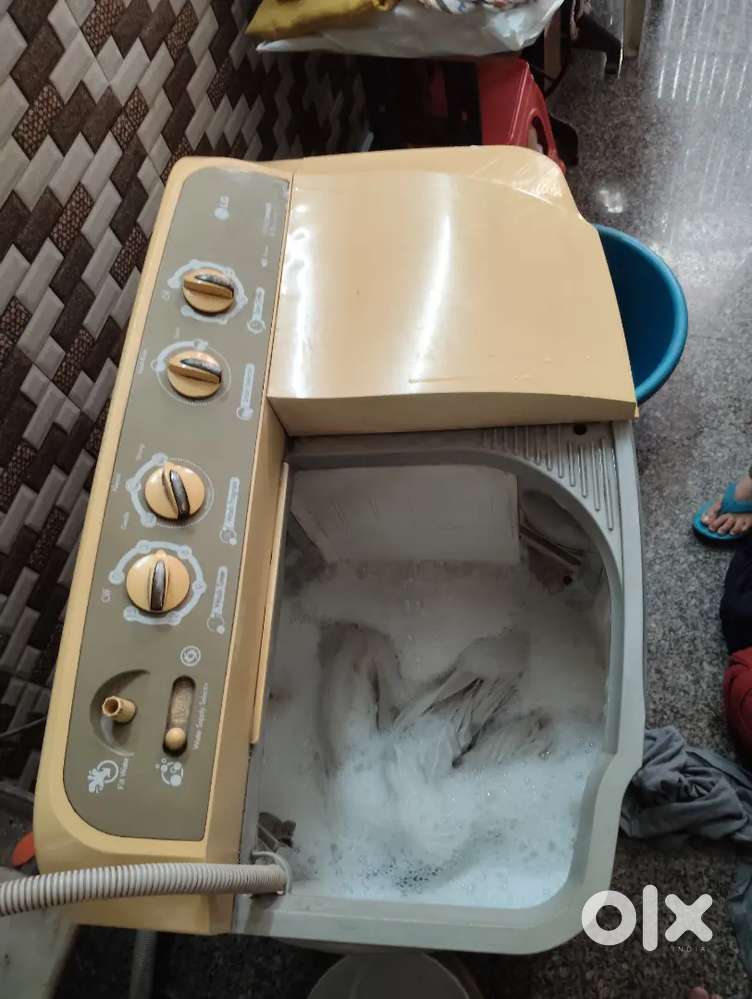 LG semi automatic Washing Machine- Good working