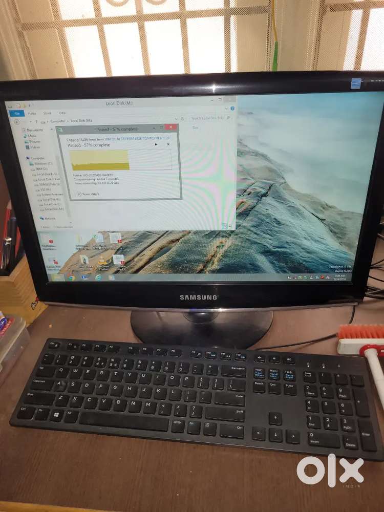 DESK TOP COMPUTER WITH SAMSUNG LCD MONITOR ,KEYBOARD AND MOUSE