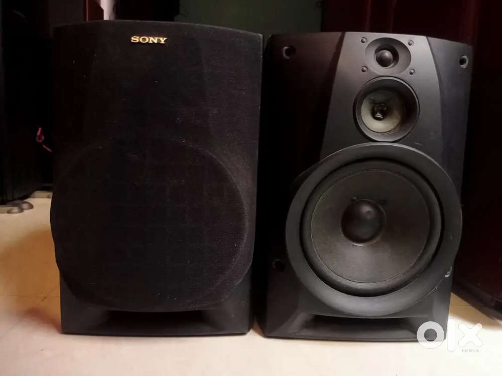 SONY 3WAY 8OHMS 100+100WATTS SPEAKER GOOD CONDITION