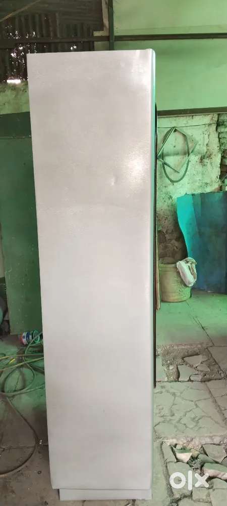 Purani Allmari colour ki jati he