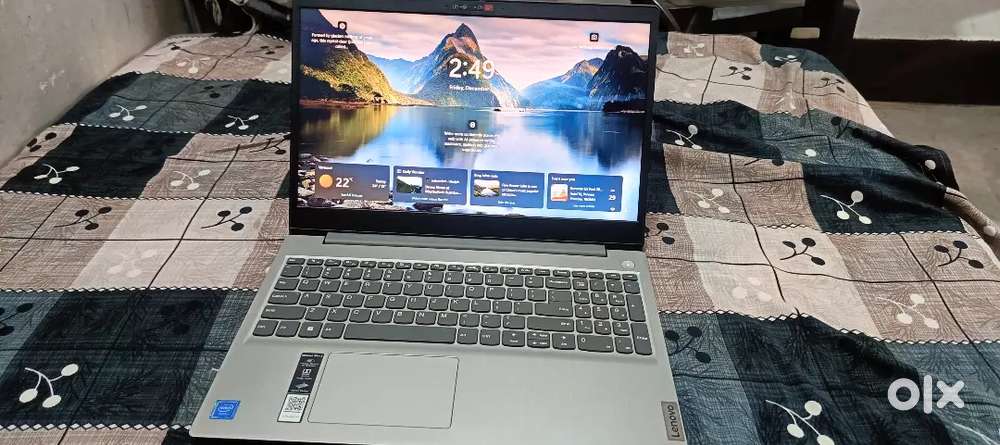 LENOVO IdeaPad Slim 3 (2024)