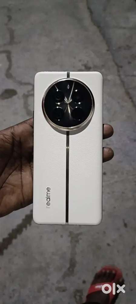 Realme 12pro plus ram 8 256