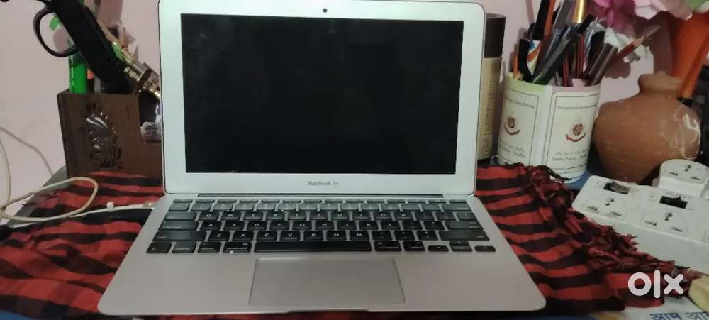 MacBook Air 2015 i5  4GB RAM  Working  Touchpad Issue