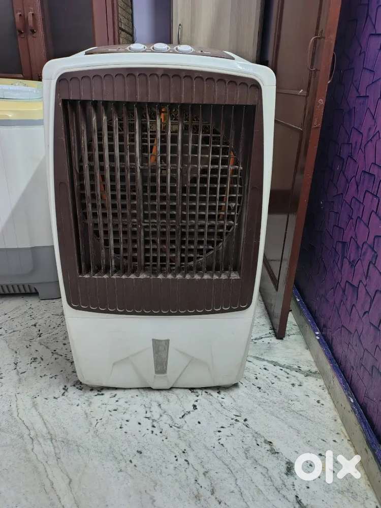 Cooler plastic body