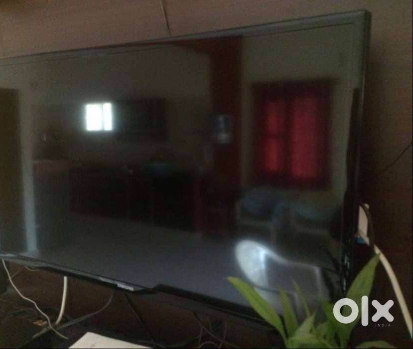 Samsung 51Sleek UltraHD LEDTV with 2160p HDMI n USB of high resolution