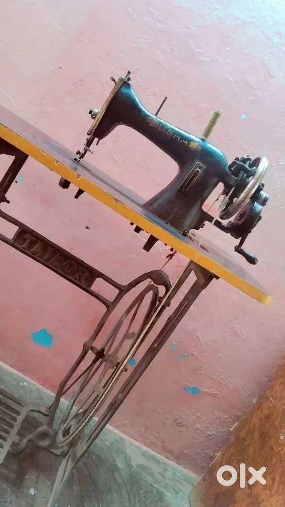 Sewing machine for sale in good condition