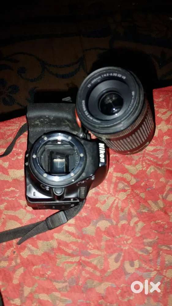 Nicon 5600 D good condition with   300mm lence