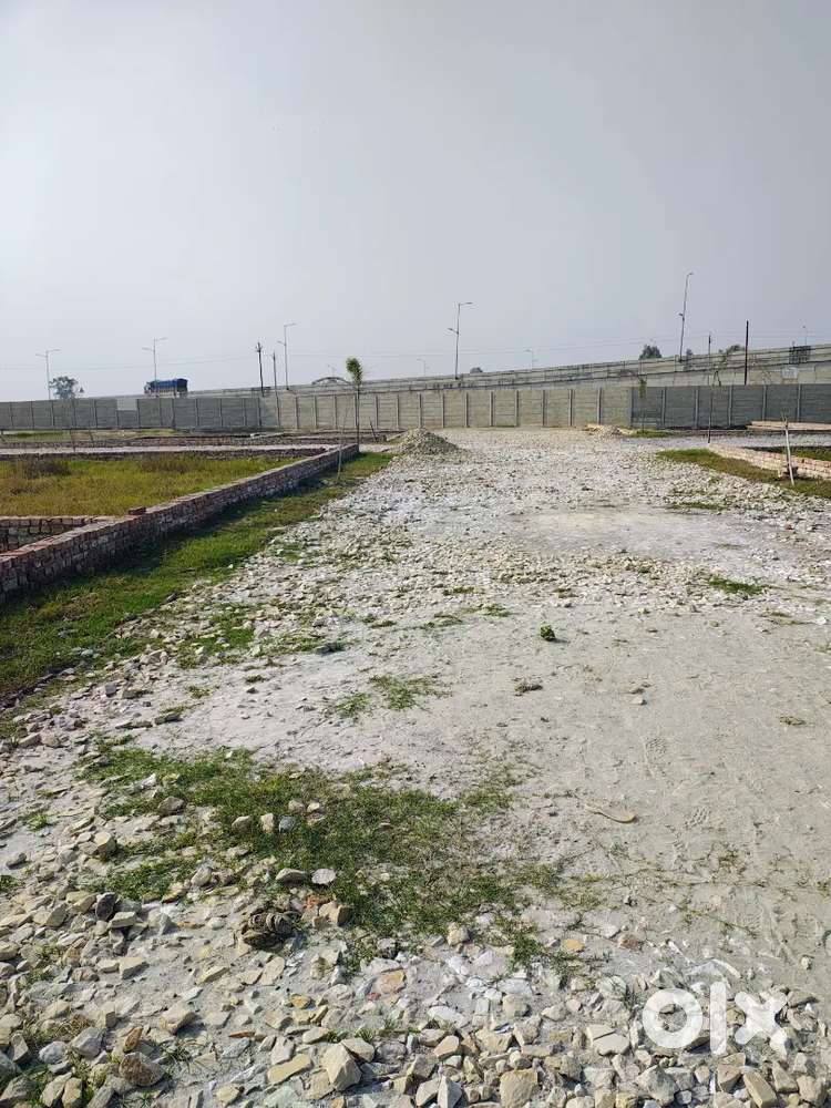 सेवई मार्केट के निकट में प्लॉट कर दें आउटर रिंग रोड से लगा हुआ