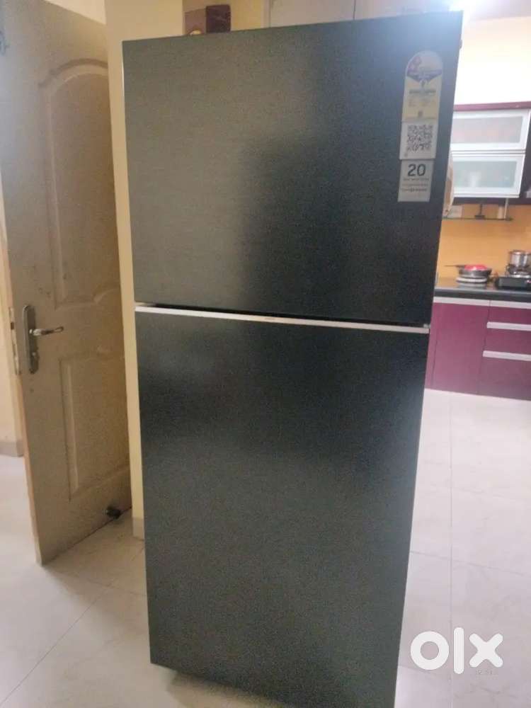 Selling 2 month old samsung 396ltr mettalic black refrigerator