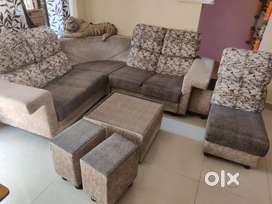 Sofa set plus teapoy