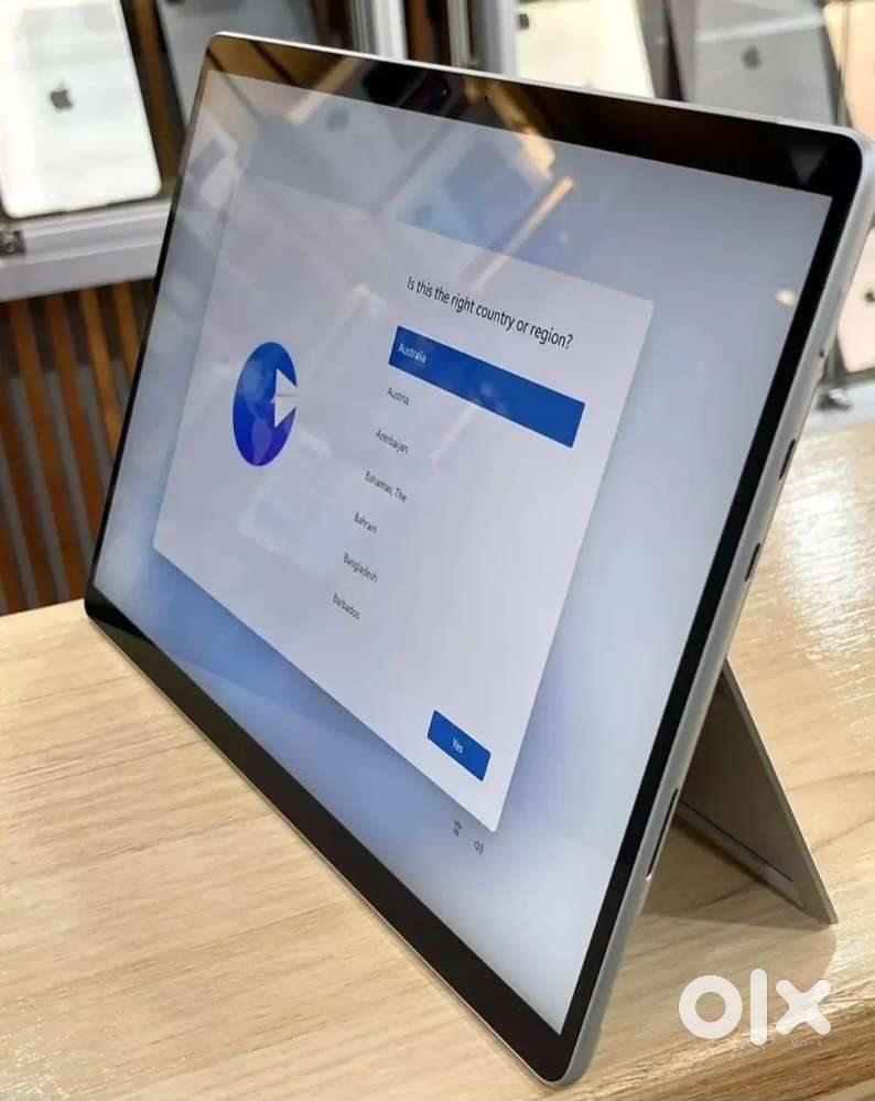 Surface Pro 9 i5/8GB/256GB Under Warranty till 2026 has Keyboard & Pen