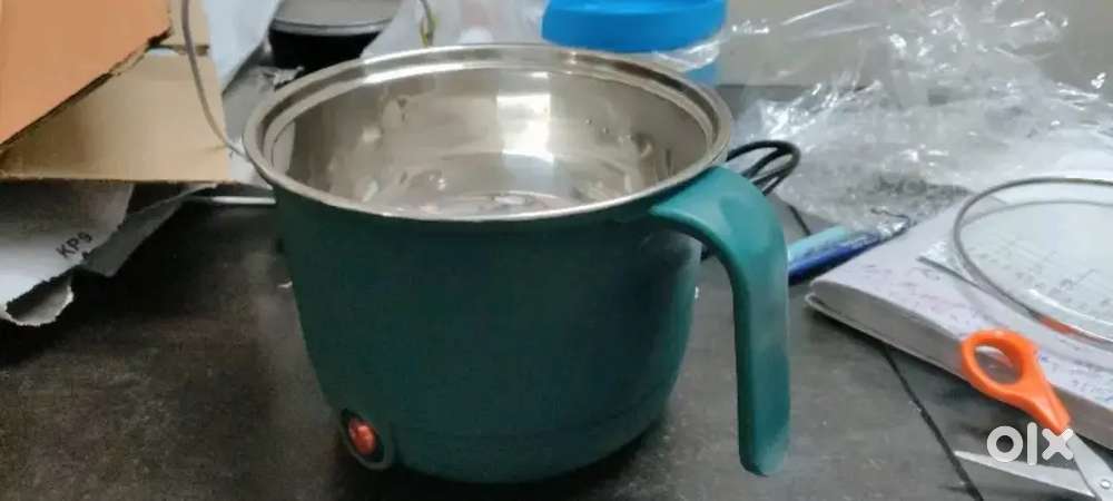 2L Multifunctional Electric Cooking Pot Mini Hot Pot for Noodles, Soup