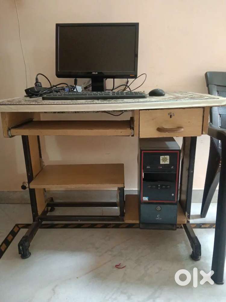 Computer with table