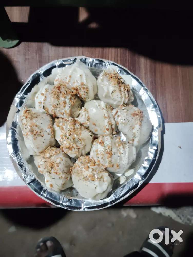 Chinese kargar and helper for Momos, Rehana khana bhi