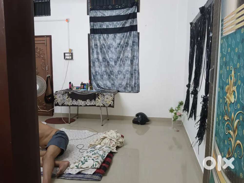 Need a roommate fully indipendent