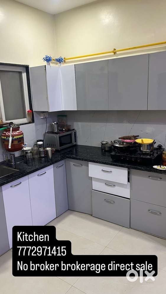 Furnisher 3 BHK Flat Urgent Sale direct sale no broker