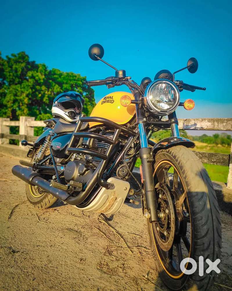 Royal Enfield meteor 350 fireball yellow